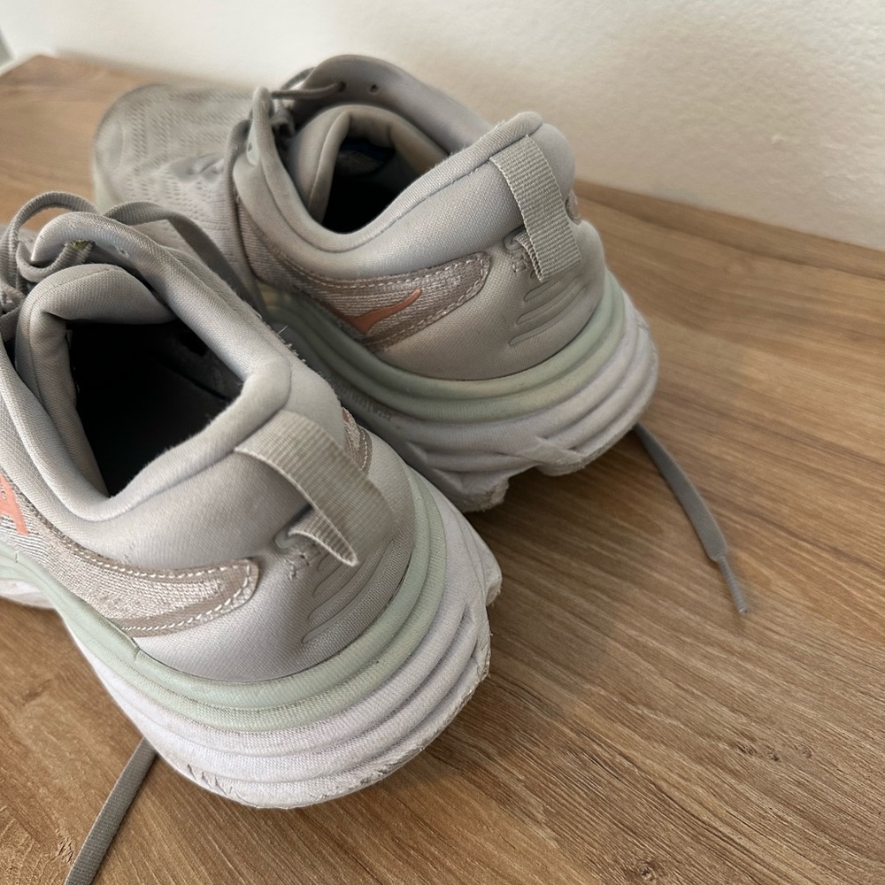 HOKA Women’s Bondi 8 - Picture 3 of 16